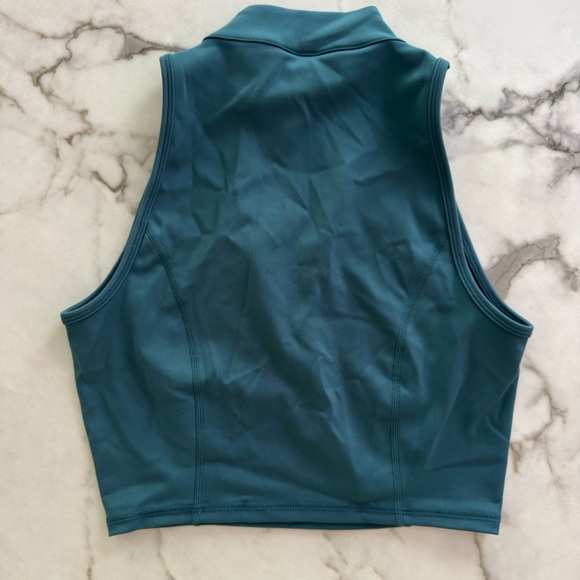 Oner Active Timeless Half Zip Crop Vest Marine Teal
Size S - Picture 4 of 5